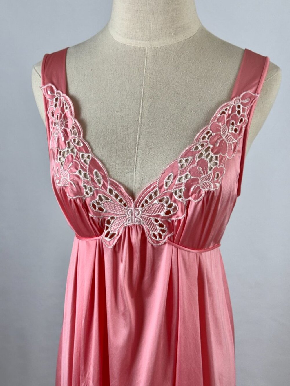 Vtg Vanity Fair Embroidered Slip Nightgown Maxi Butterfly Coral Pink Nylon Satin - Picture 2 of 13